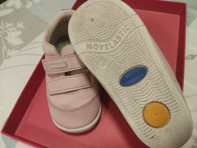 Zapatillas titanitos número 26