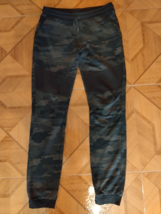 Pantalón chándal camuflaje niño