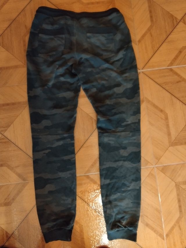 Pantalón chándal camuflaje niño