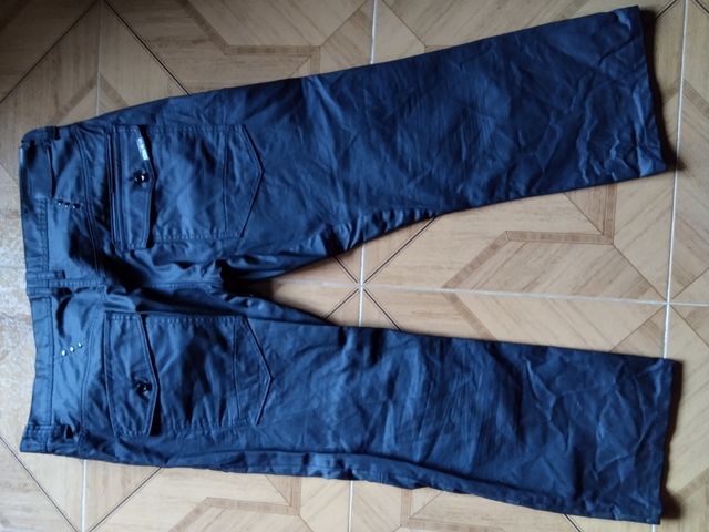 Pantalones efecto cuero Jack Jones