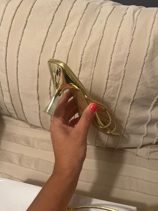 Sandalias tacon doradas Talla 35