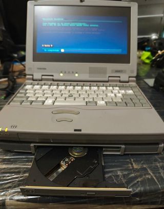 Toshiba 300CT + Dock..... Piezas..