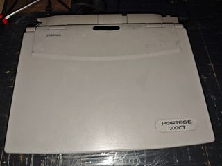 Toshiba 300CT + Dock..... Piezas..