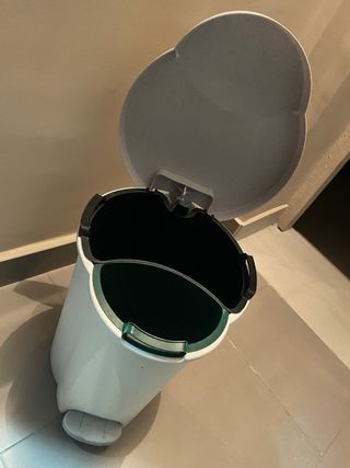 Cubo de reciclaje y/o basura