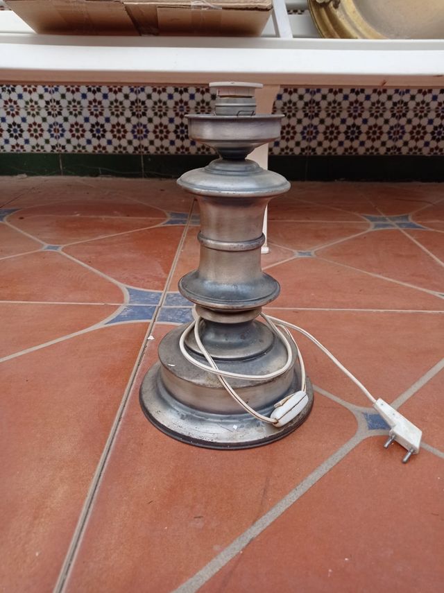 Pie lamparita mesita noche