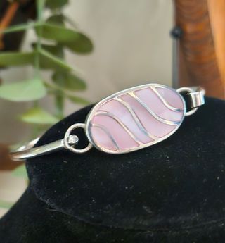 Brazalete en plata 925 y nácar rosa