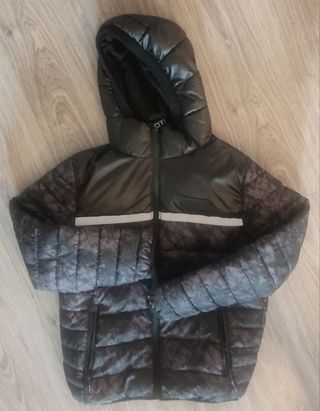 Cazadora niño negra. Talla L