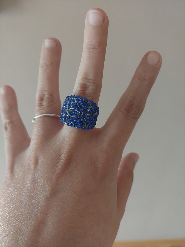 Anillo azul eléctrico