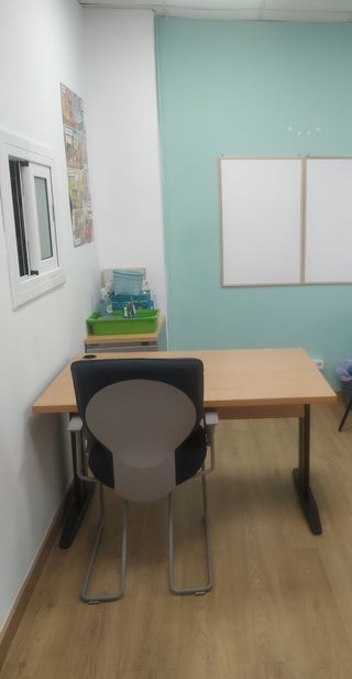 Mesa/escritorio de alta gama.