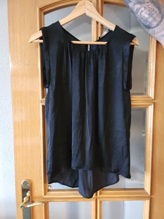 Dos blusas de mujer Mango