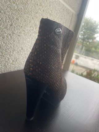 Botines tacón Adolfo Domínguez