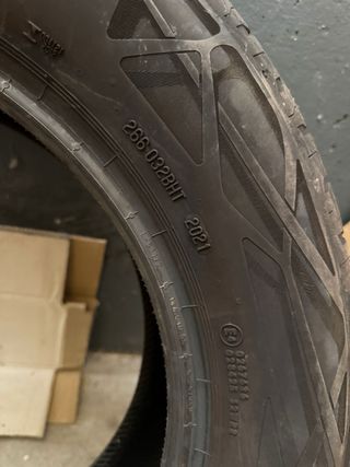 UNA continental 215/60R17 96H