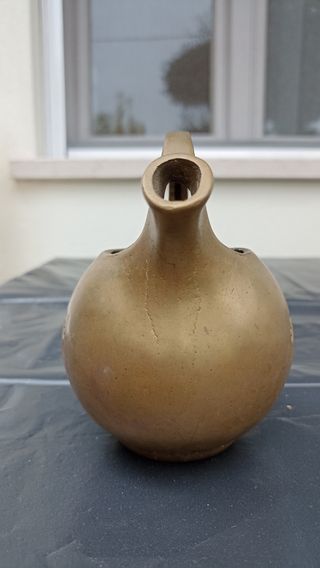 Brocca in ottone massiccio