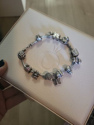 Pulsera y abalorios PANDORA