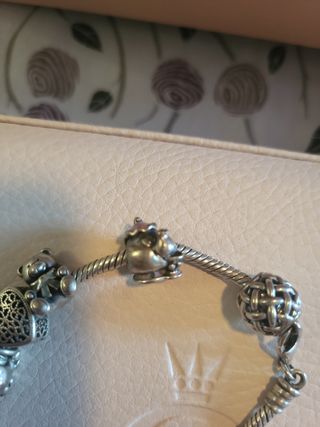 Pulsera y abalorios PANDORA