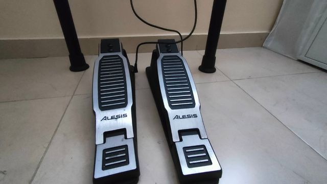 Batería electrónica Alesis DM Lite