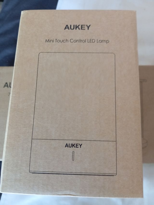 Lampara de escritorio AUKEY LED
