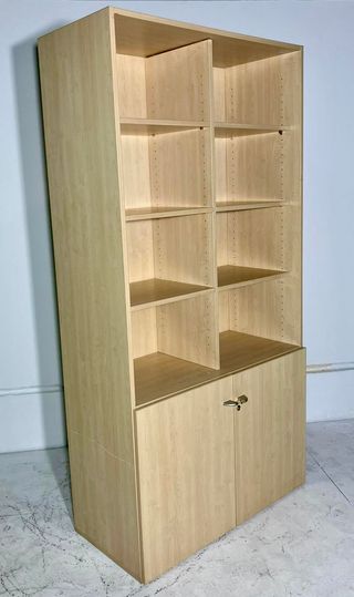 Estantería Steelcase y armario inferior sin llave