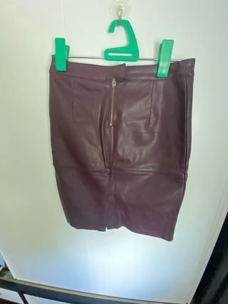 Falda polipiel morada 