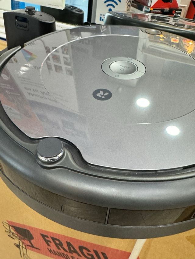 Aspiradora Inteligente Roomba 697