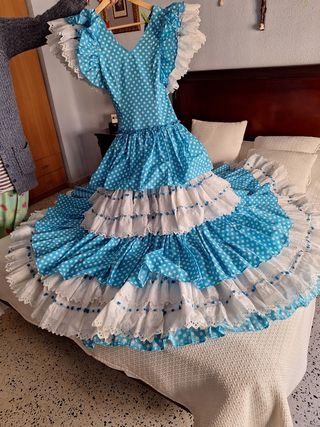 Traje de gitana turquesa con lunares 