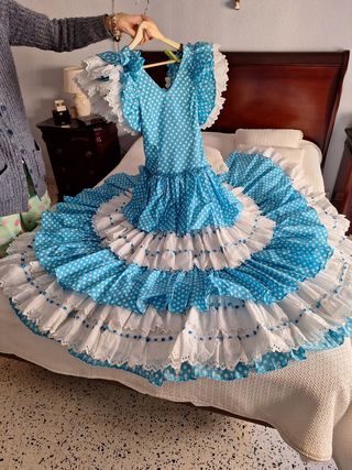Traje de gitana turquesa con lunares 