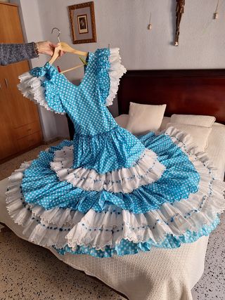Traje de gitana turquesa con lunares 