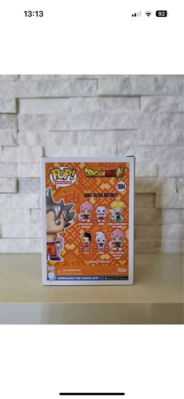 Goku 1694 Glows  Hot Topic Exclusive