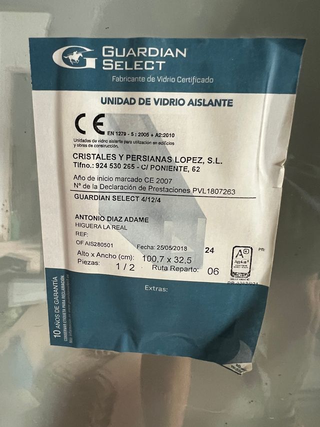 Ventana aluminio color madera climalit