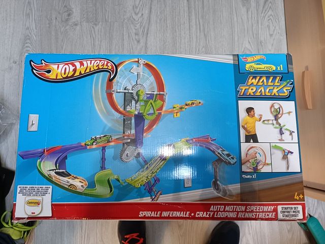 Hot Wheells Wall Tracks