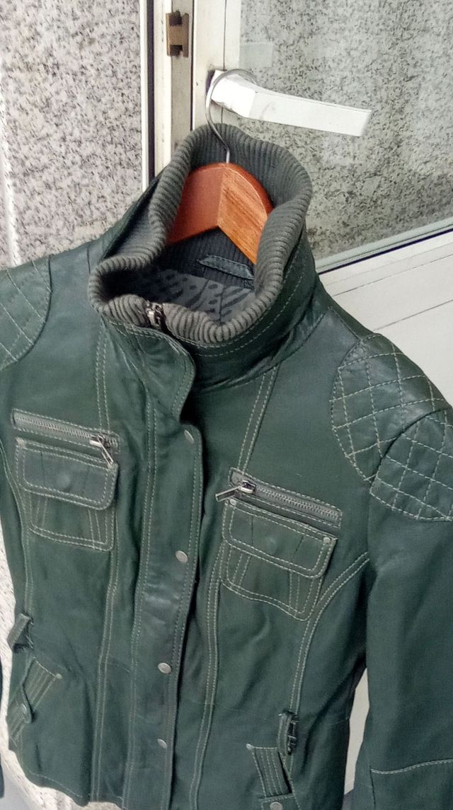 48h
 Cazadora chica Bershka 