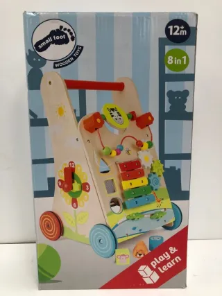 Andador con juegos de madera