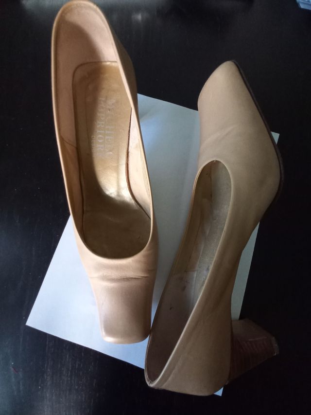 Scarpe in cuoio con tacco