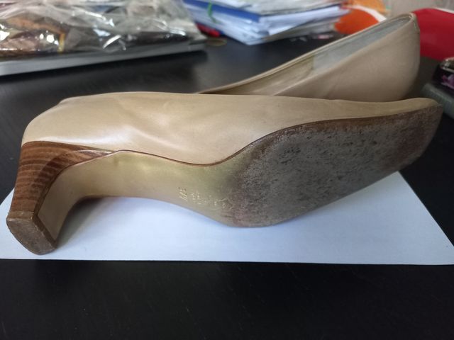 Scarpe in cuoio con tacco