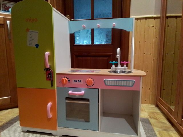 Cocina infantil de madera