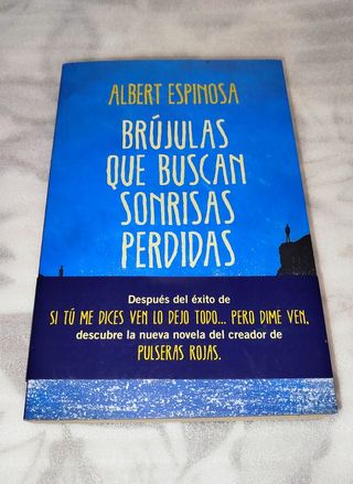 "BRÚJULAS QUE BUSCAN SONRISAS PERDIDAS"