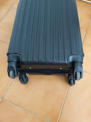 Maleta de cabina de Misako