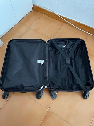 Maleta de cabina de Misako