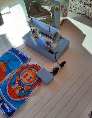 Máquina de coser piccola de joal