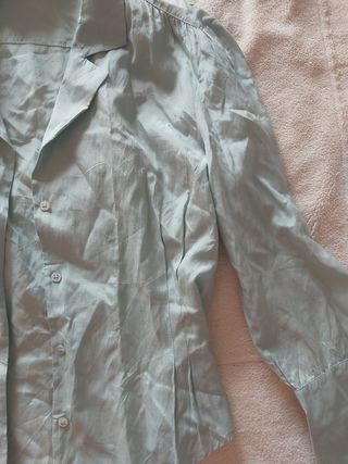 Camisa manga larga, de Carolina Herrera