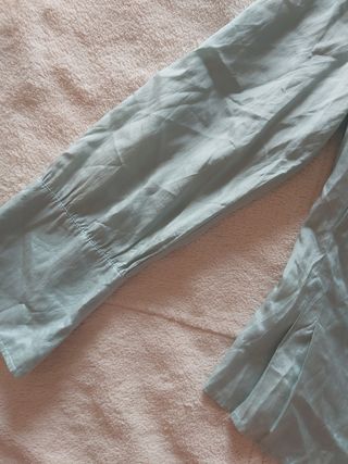 Camisa manga larga, de Carolina Herrera