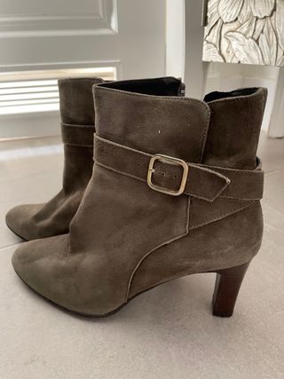 Botines de ante verde caqui