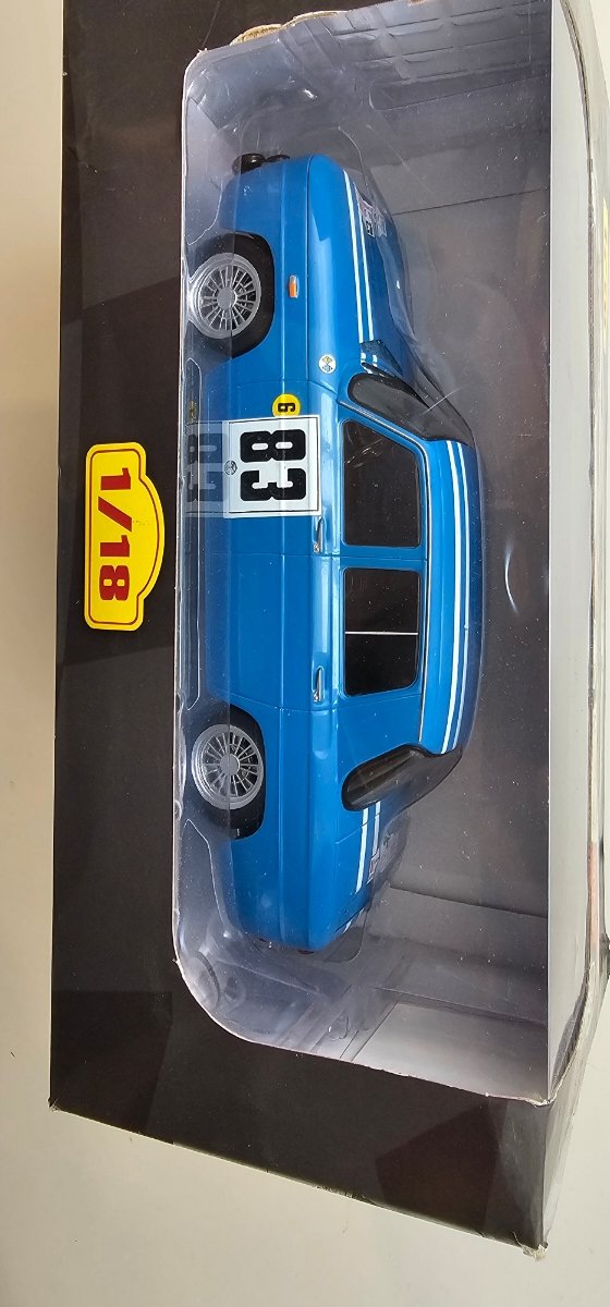 Renault 8 Gordini 1/18