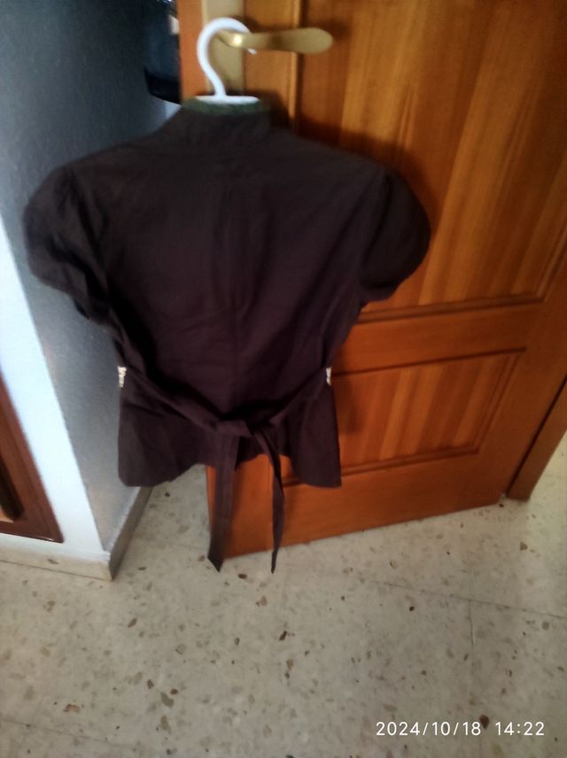 Blusa de vestir con bordados