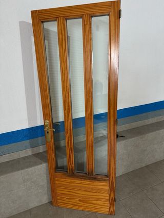 Puerta madera Maciza Meli con cerradura