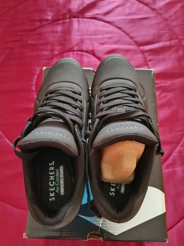 Zapatillas Skechers negras