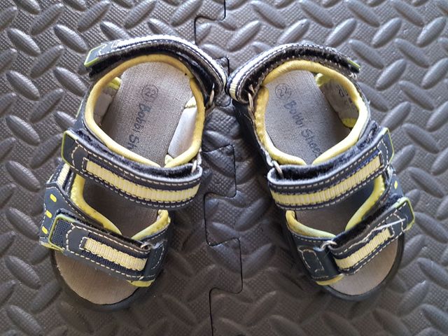 Sandálias abertas de velcro, 22