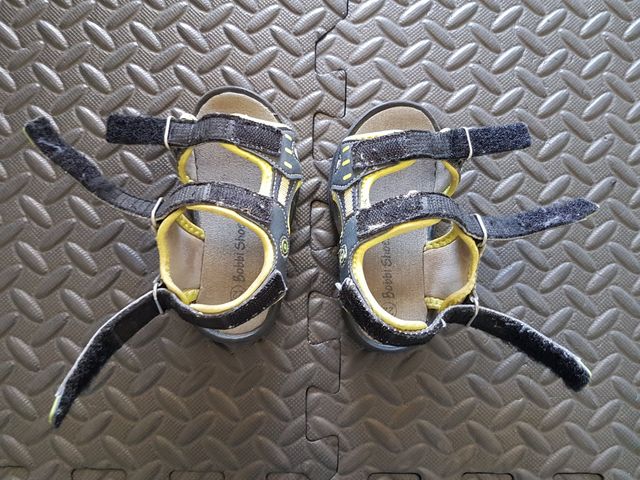 Sandálias abertas de velcro, 22