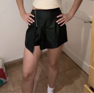 Falda Pantalon cuero negro