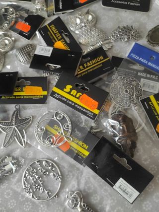 Colgantes bisutería lote